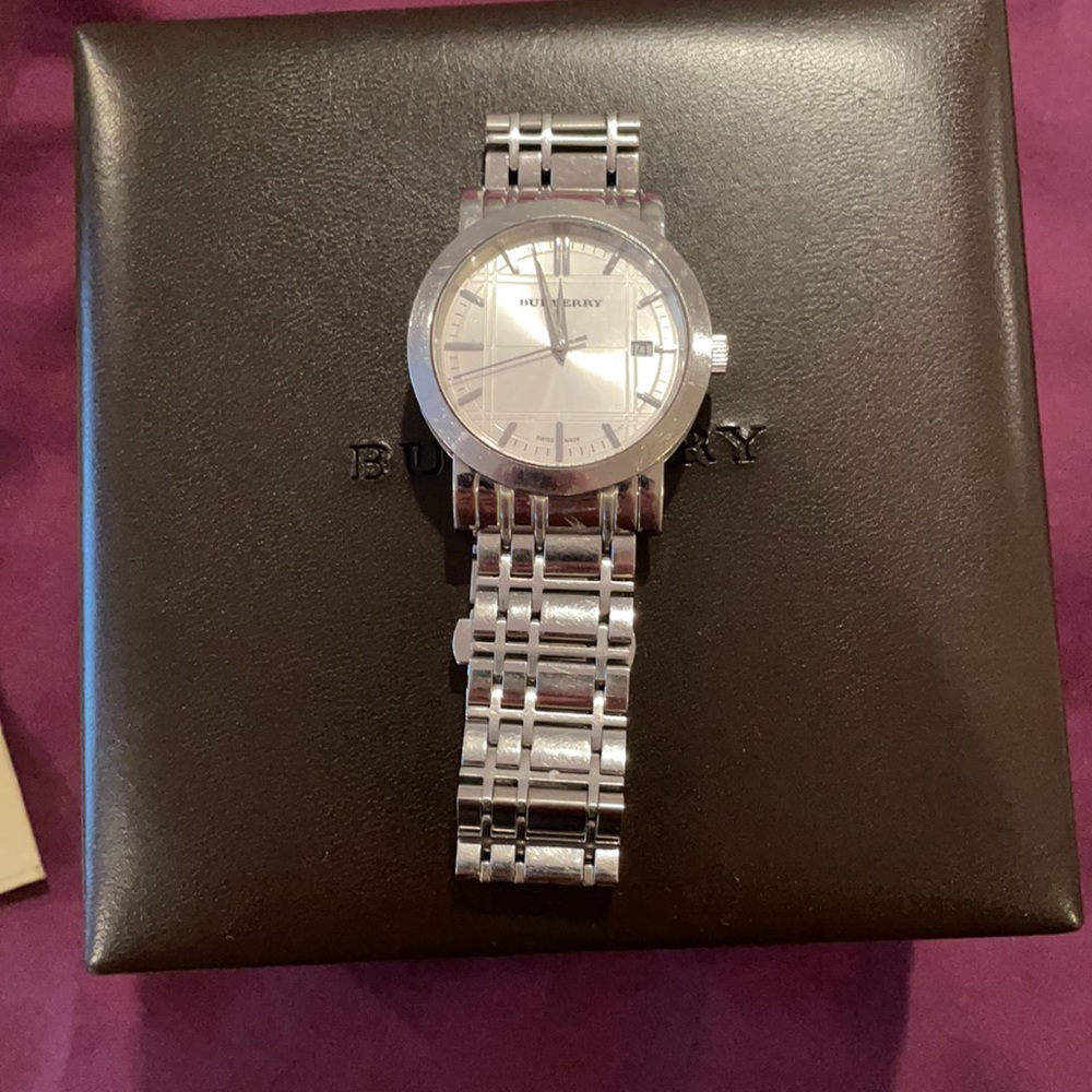 100% Authentic Burberry Men’s Watch with Box - Picture 4 of 7
